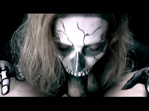 ❤️ Demoon meisie suig haan met haar swart mond en sluk cum. ❤️ Fok video  by porn af.redpornpictures.ru ❌❤